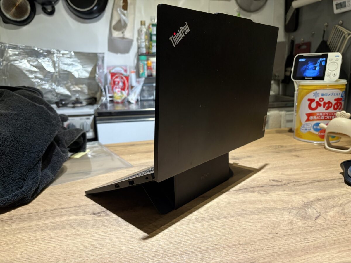 MOFT AirFlowをPCで使用している図
