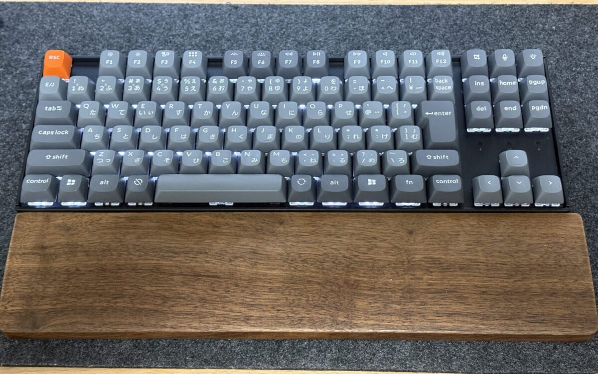 日本語配列・White LEDのKeychron K8 Max本体