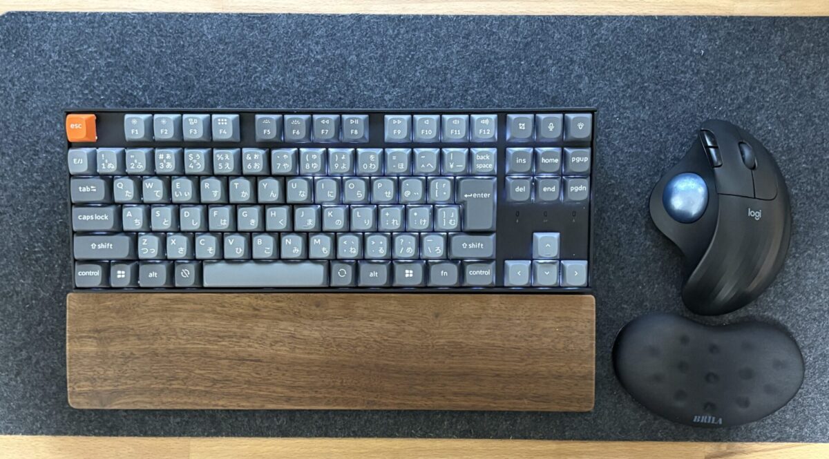 80%サイズのKeychron K8 Maxを選ぶことで、マウスの距離を近づける